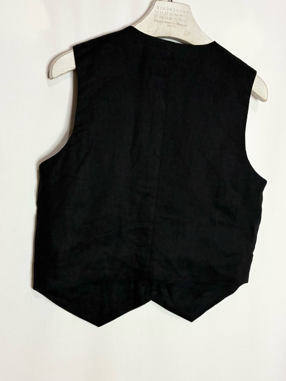 DISSH Banks Linen Vest - Picture 6 of 8